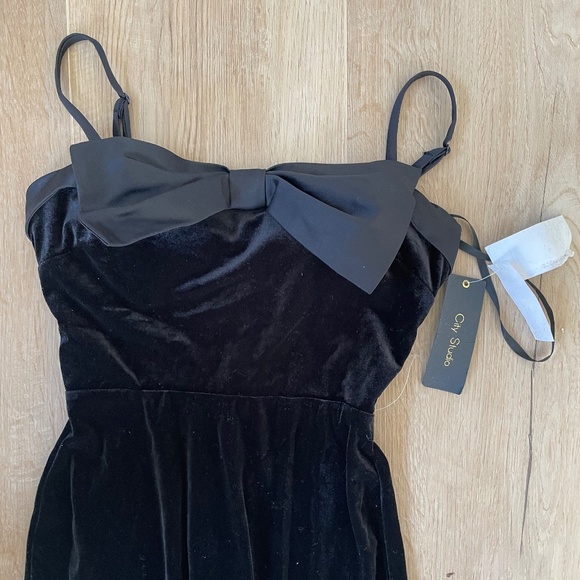 NWT city studio black velvet gown with side slit - Picture 3 of 5